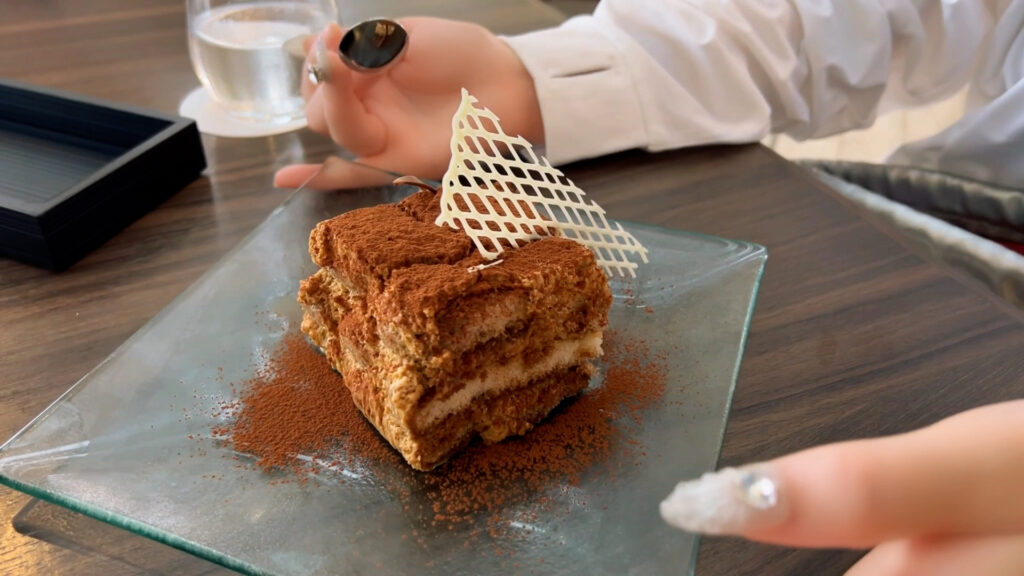 名物の自家製ティラミス